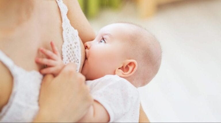 Jeśli podamy lek bezpośrednio po karmieniu, zwiększamy szansę, że podczas kolejnego karmienia jego stężenie nie będzie istotnie duże.