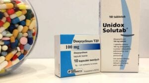 Opakowania Unidox Solutab i Doxycyclinym TZF