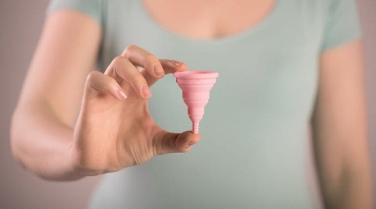Kubeczek menstruacyjny.