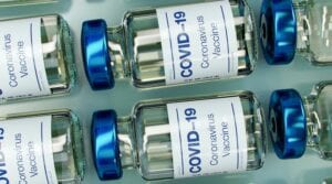 Szczepienie przeciw COVID-19