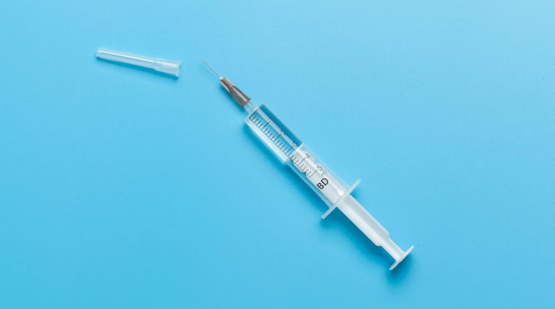 Iniekcje dostawowe z hialuronianem sodu – Porównanie